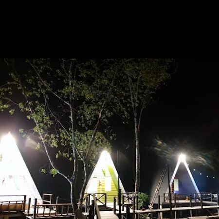 The Mangrove Βίλα Sematan Εξωτερικό φωτογραφία